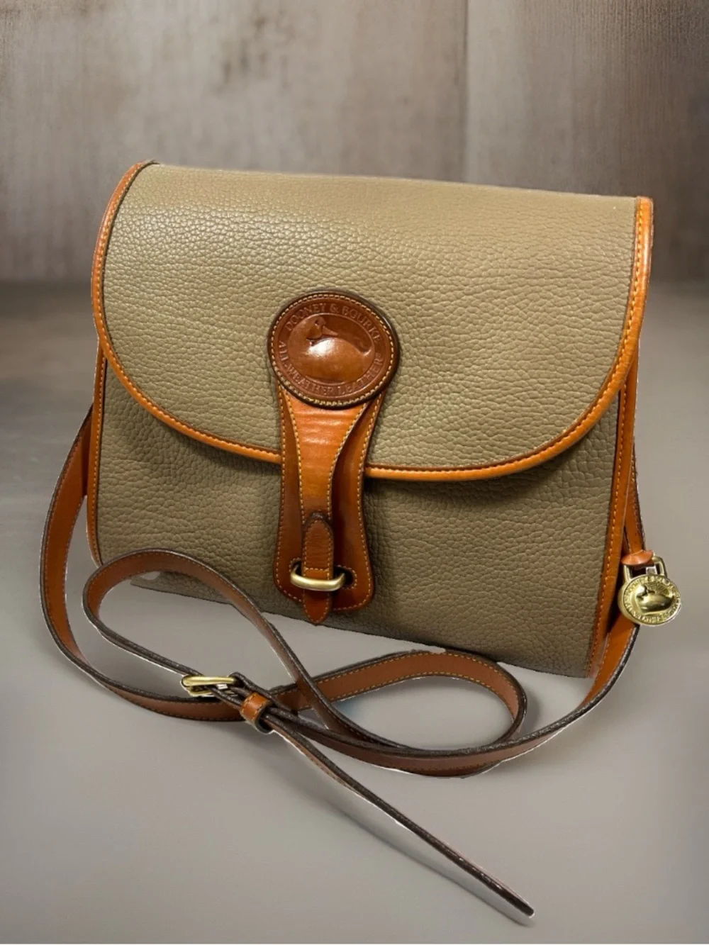 🦆 DOONEY & BOURKE ESSEX LARGE TAUPE AWL PEBBLED WITH BRITISH TAN TRIM CROSSBODY
